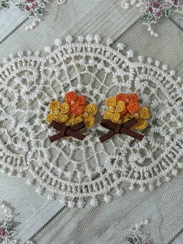 金木犀の耳飾り(リボンカラー茶)