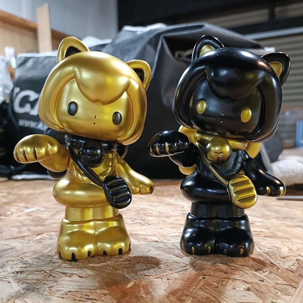かわいいおきもの　まねきねこ「黒金ツインズ」ソフビ
