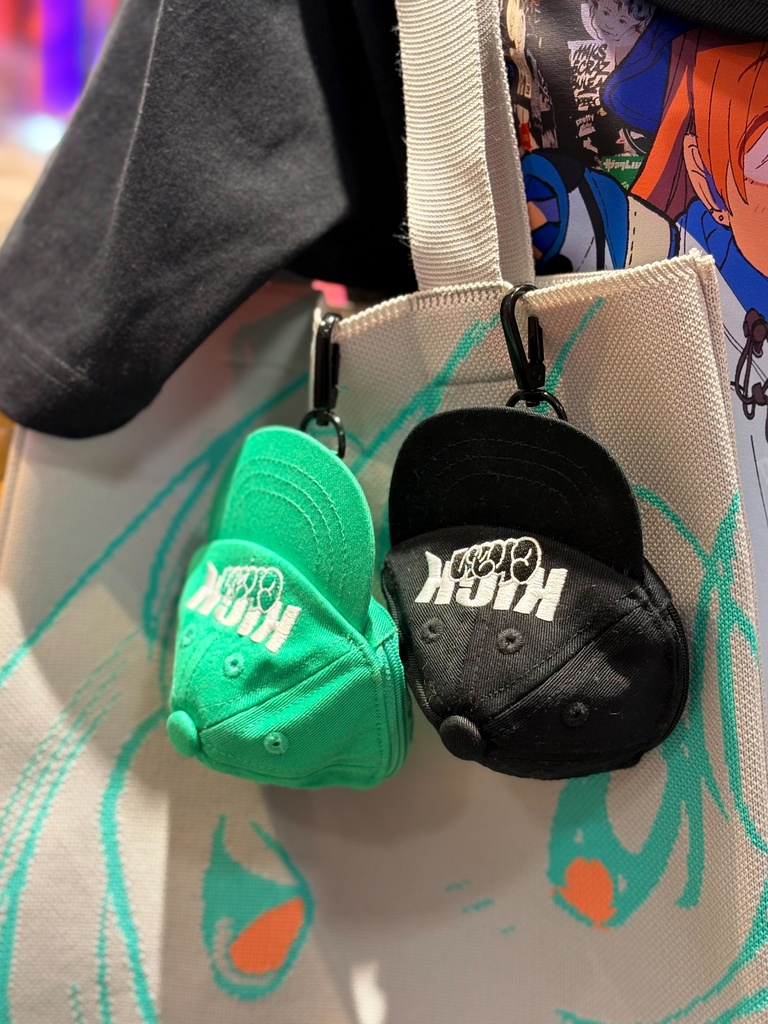 KICKちゃんロゴ刺繍キャップポーチ