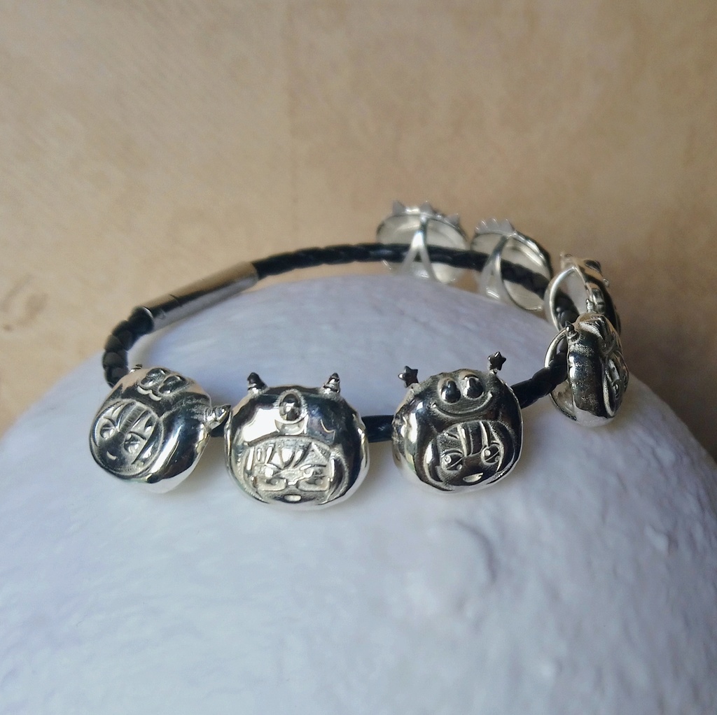 アイナナモン シルバーチャーム