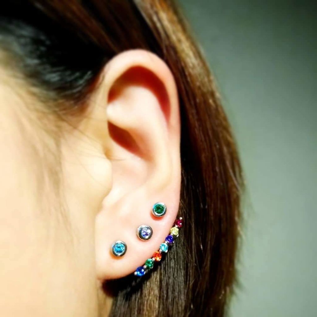 アイナナ 一粒小さいシルバーピアス