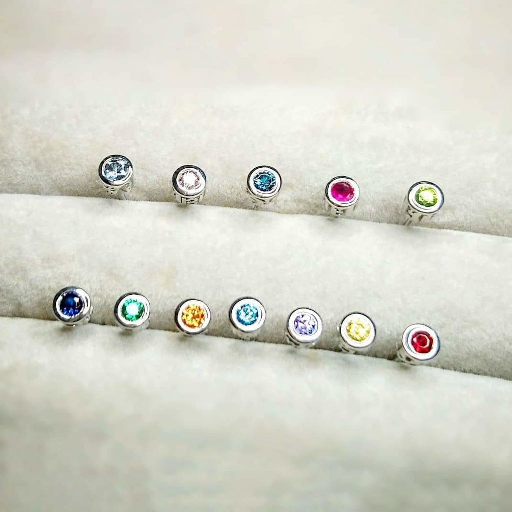 アイナナ 一粒小さいシルバーピアス