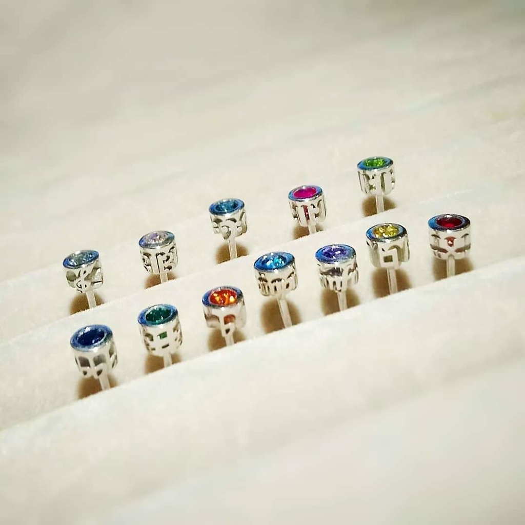 アイナナ 一粒小さいシルバーピアス