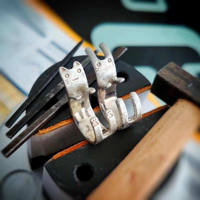 ふわふわ抱きしめる バニーさん シルバー リング