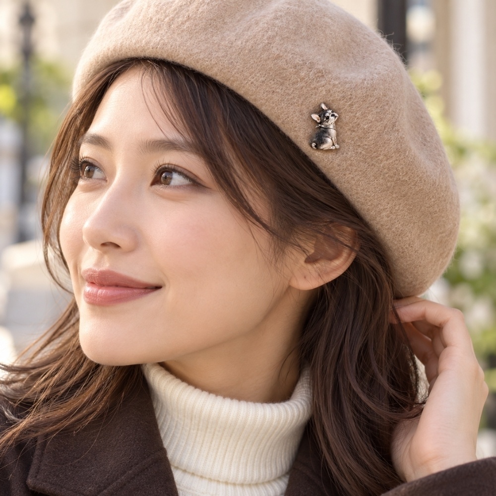 フレンチブルドッグのピンブローチ|見上げる姿が愛らしい、小さなわんこジュエリー