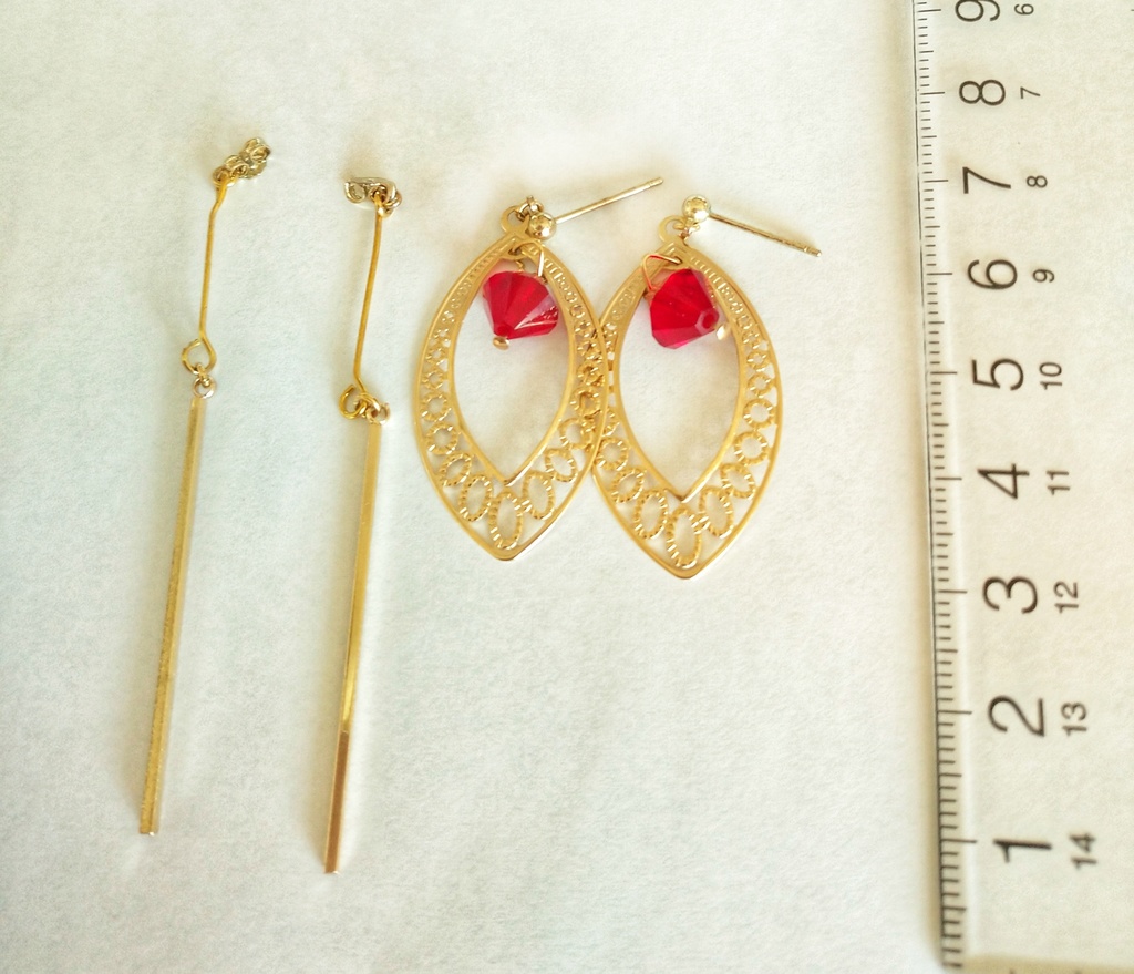 カリムのイメージピアス