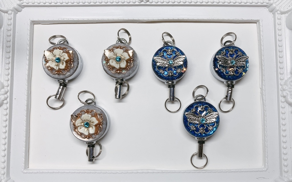 🦋オベロンモチーフリールキーホルダー🦋