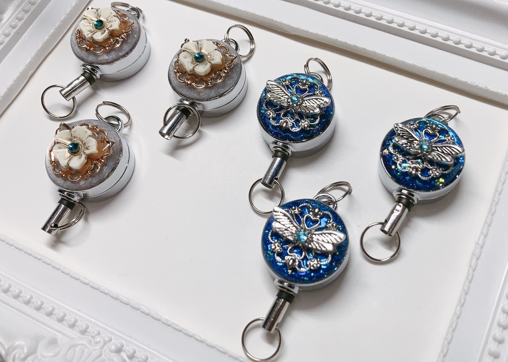 🦋オベロンモチーフリールキーホルダー🦋