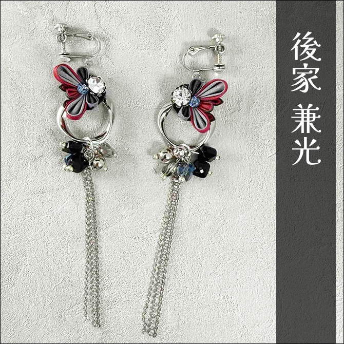 刀剣乱舞イメージ つまみ細工の蝶の耳飾り (イヤリングORピアス)