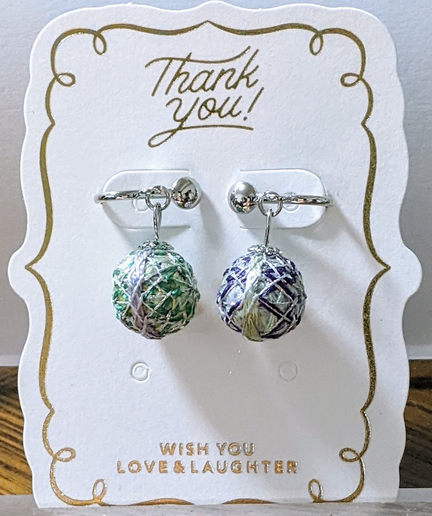 手毬頭飾り 桜ペア(イヤリング、色違い)