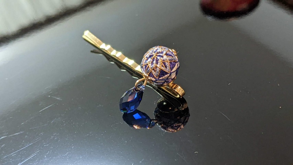 手毬飾り付きヘアピン(石付き)
