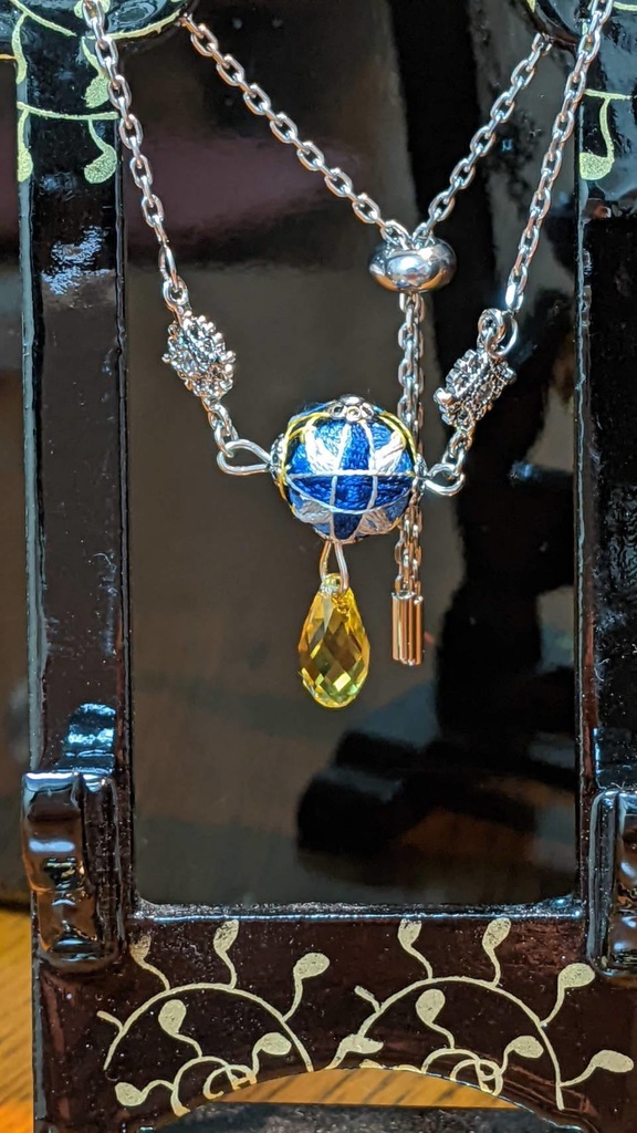 手毬ブレスレット(石付き)/半田桃イメージ「吸血鬼すぐ死ぬ」より