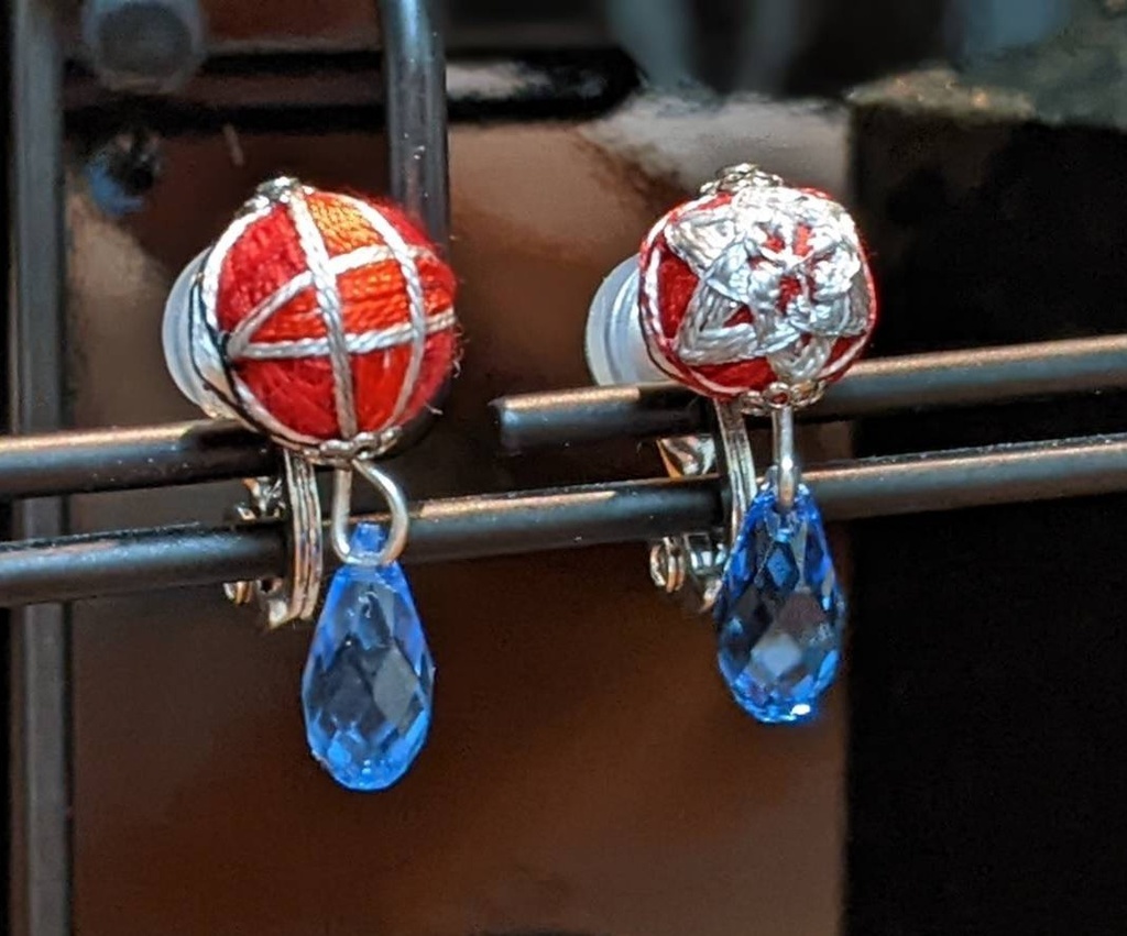 手毬イヤリング(石付き)/ロナルドイメージ「吸血鬼すぐ死ぬ」より