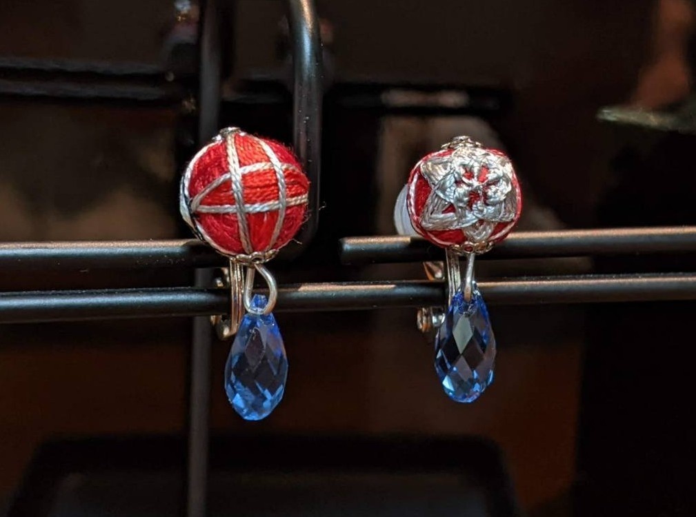 手毬イヤリング(石付き)/ロナルドイメージ「吸血鬼すぐ死ぬ」より