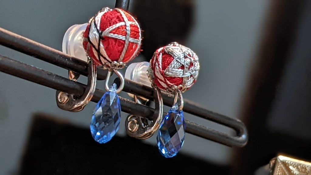 手毬イヤリング(石付き)/ロナルドイメージ「吸血鬼すぐ死ぬ」より