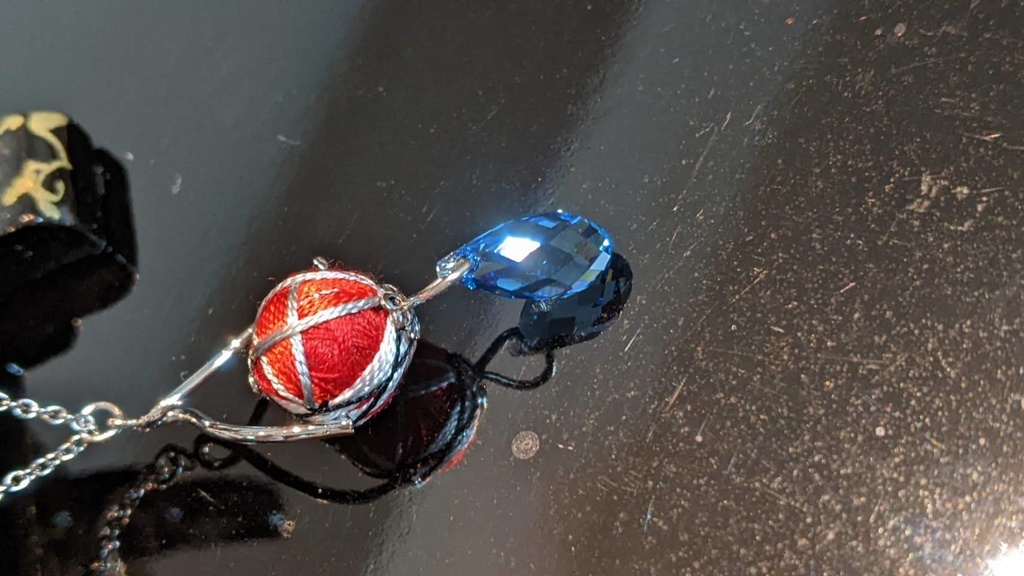 手毬ネックレス(石付き)/ロナルドイメージ「吸血鬼すぐ死ぬ」より