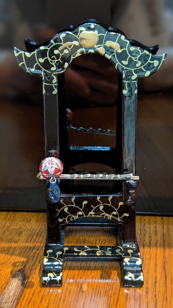 手毬ヘアピン(石付き)/ロナルド(ニンニクの花)イメージ「吸血鬼すぐ死ぬ」より