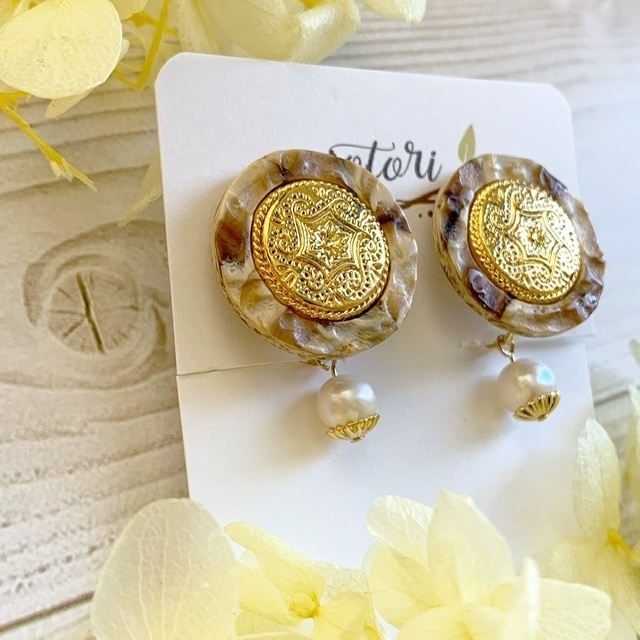 淡水パールとブラウンストーン調のイヤリング