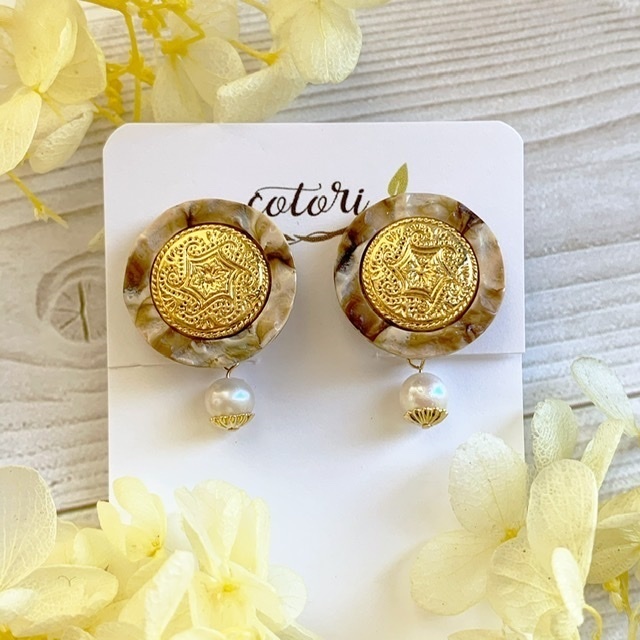 淡水パールとブラウンストーン調のイヤリング