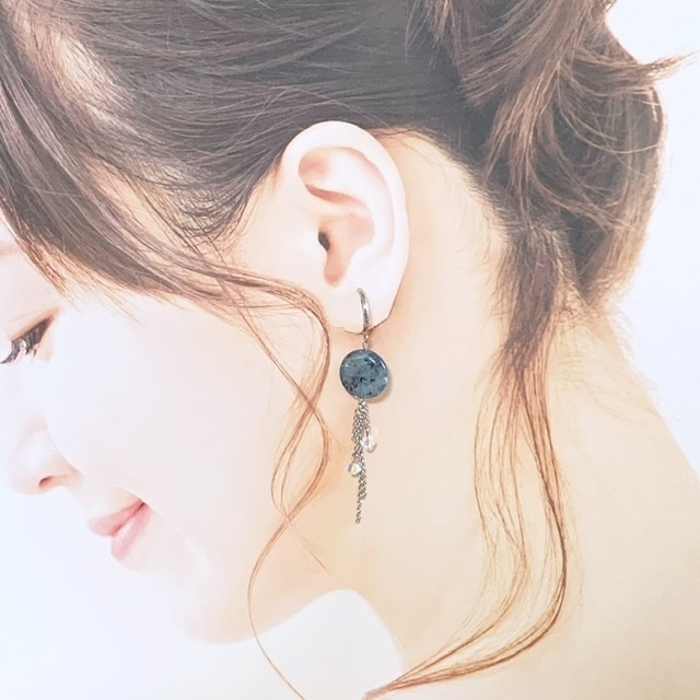 *天然石* カイヤナイトのゆらキラフープイヤリング