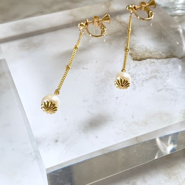 ひとつぶ淡水パールのシンプルイヤリング