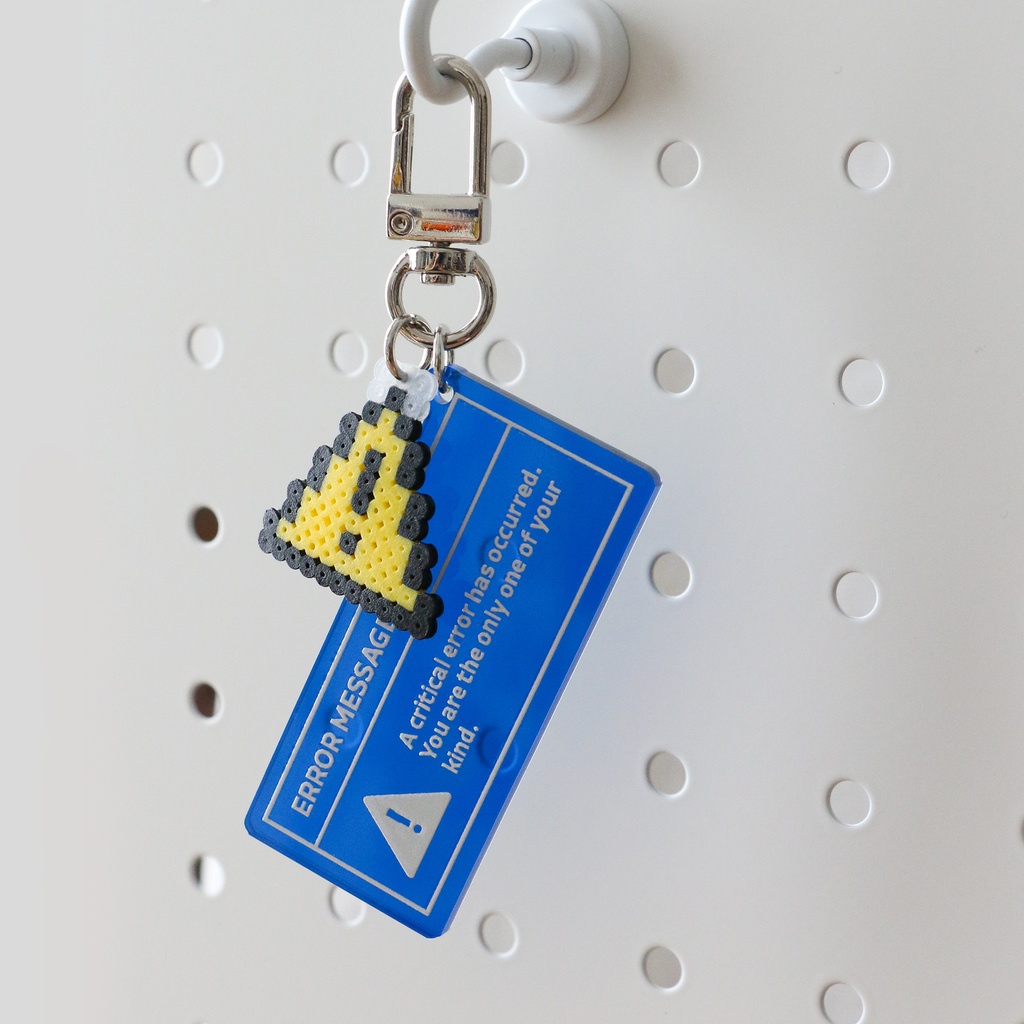 エラーメッセージのアクリルキーホルダー