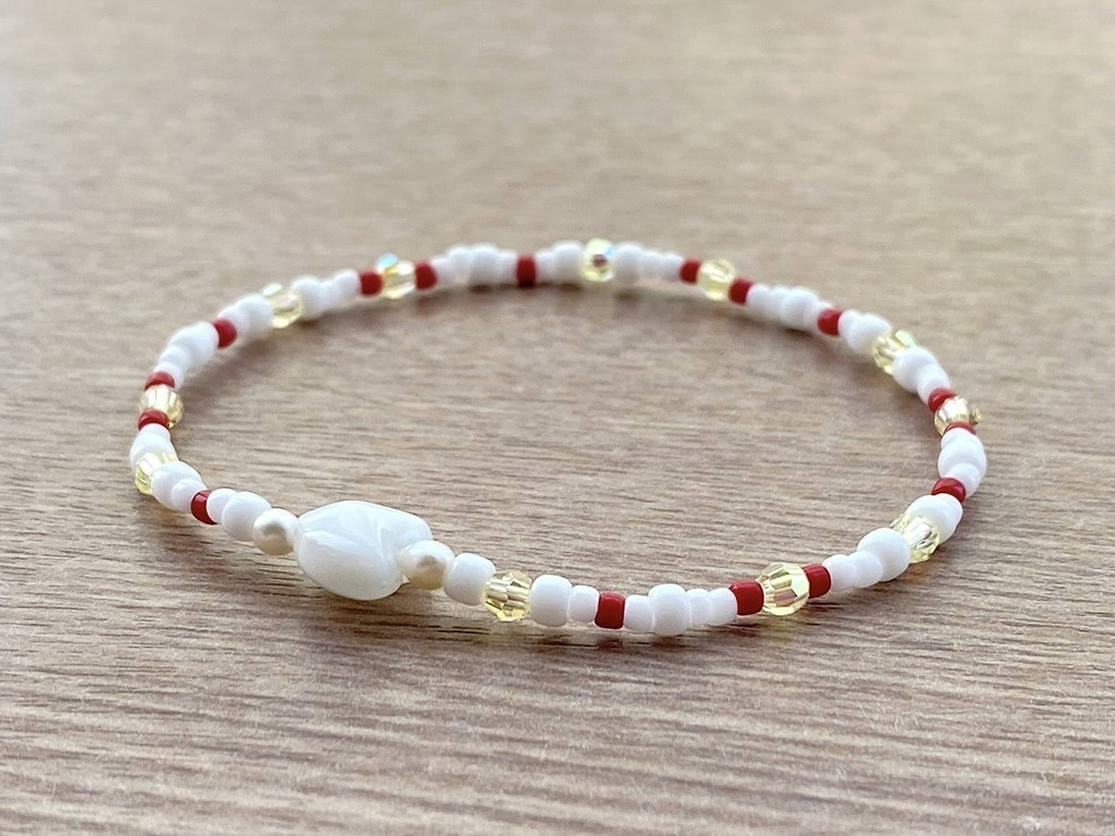 ビーズブレスレット No.115 ヴィンテージビーズ ハート ホワイト レッド