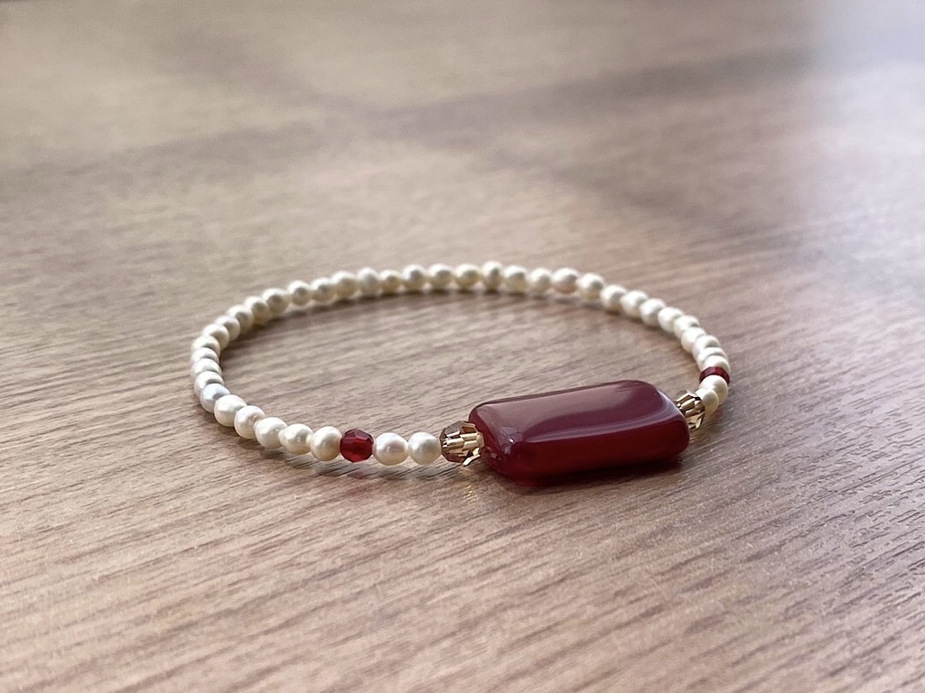 ヴィンテージビーズ ガーネットレッド & パール ブレスレット