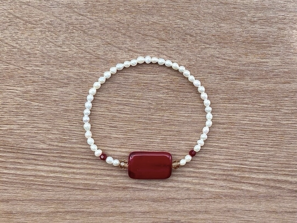ヴィンテージビーズ ガーネットレッド & パール ブレスレット