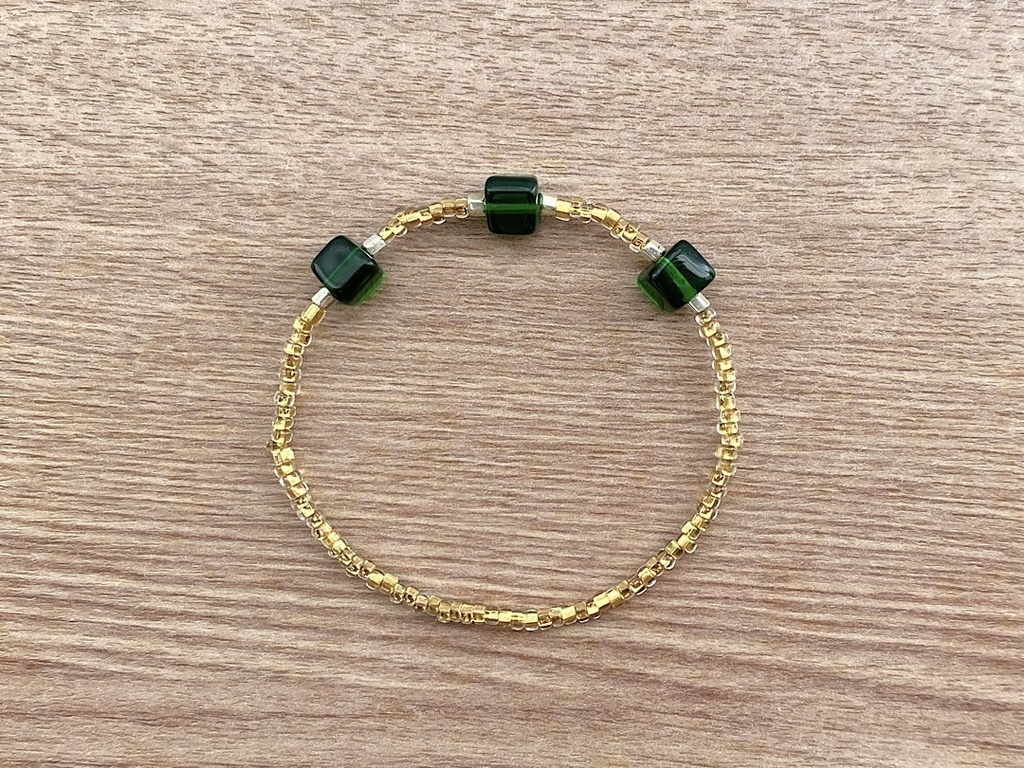 ビーズブレスレット No.128 グリーン キューブ ヴィンテージビーズ ゴールド