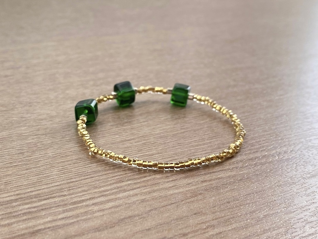 ビーズブレスレット No.128 グリーン キューブ ヴィンテージビーズ ゴールド