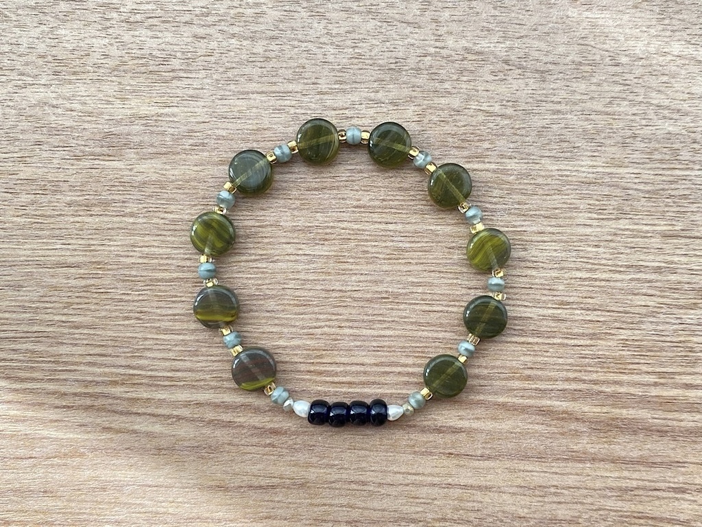 ビーズブレスレット No.137 グリーン ネイビーヴィンテージビーズ