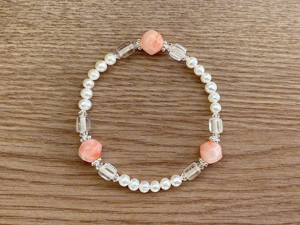 コーラルピンク & パール ブレスレット