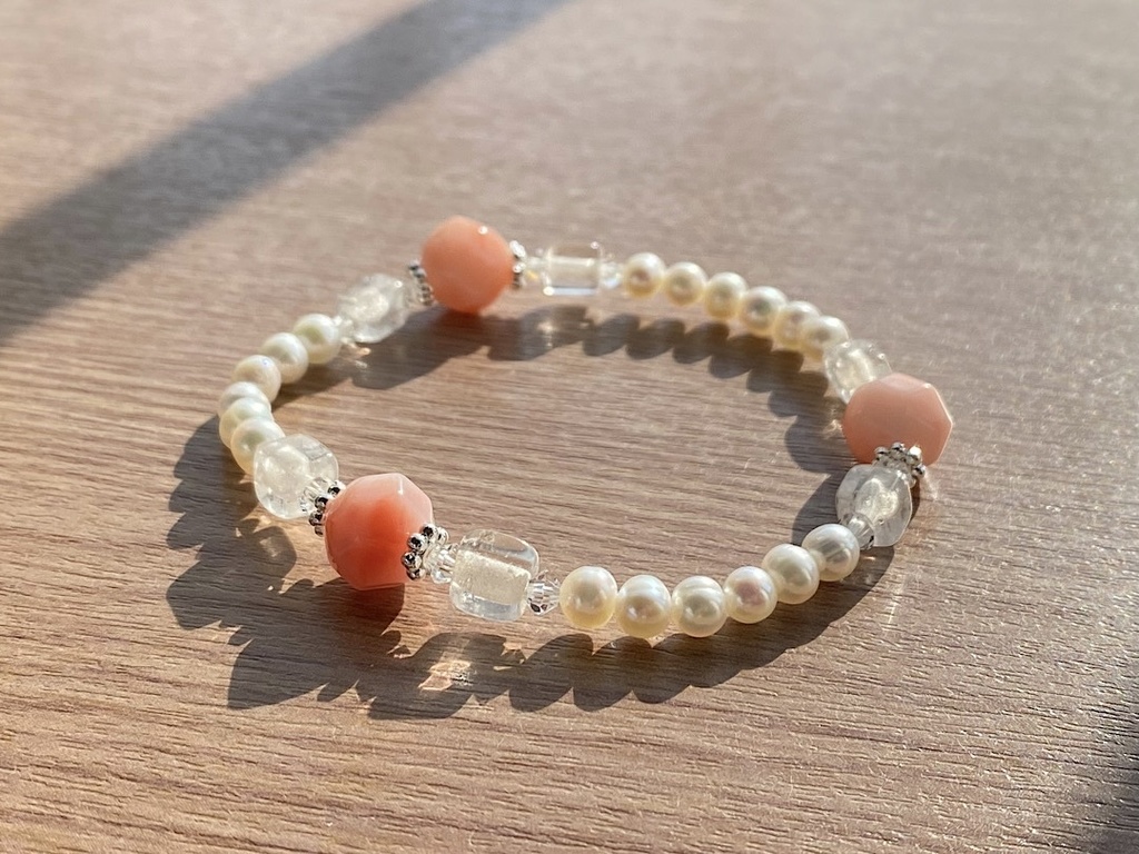 コーラルピンク & パール ブレスレット