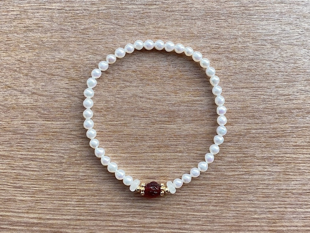 レッドローズ & パール スノーホワイトクリスタル ブレスレット