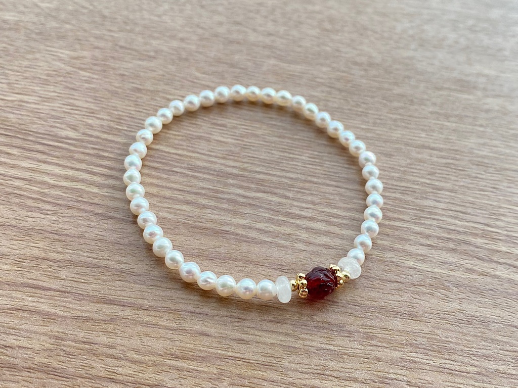 レッドローズ & パール スノーホワイトクリスタル ブレスレット