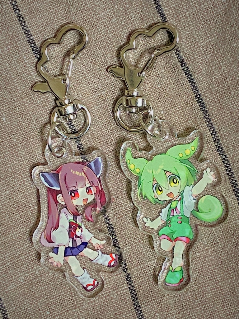 たんもんアクキー