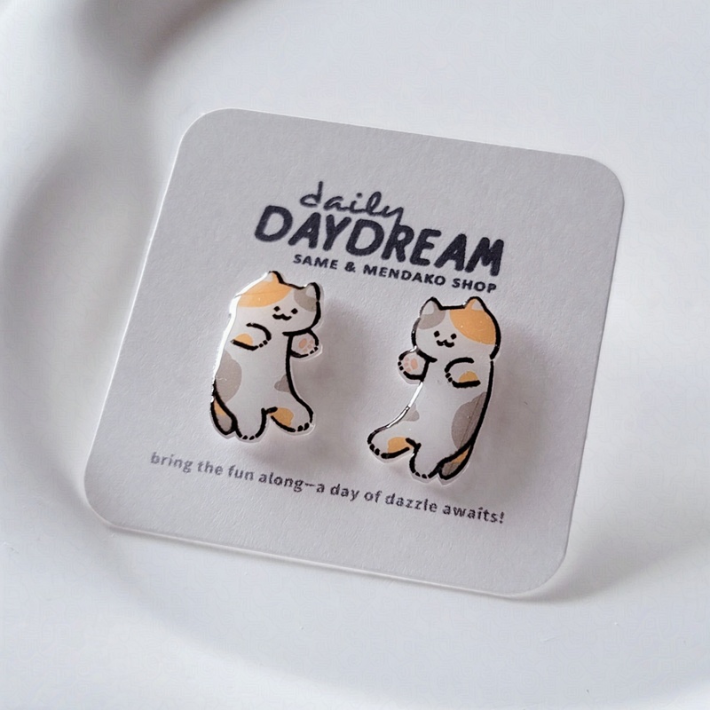 ちょいのび猫ちゃん(三毛猫) ピアス/イヤリング