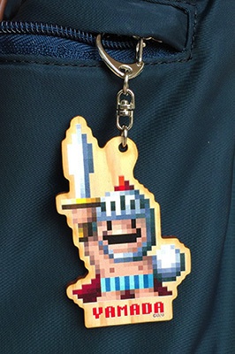 幸せの木製キーホルダー「勇者ヤマダ」