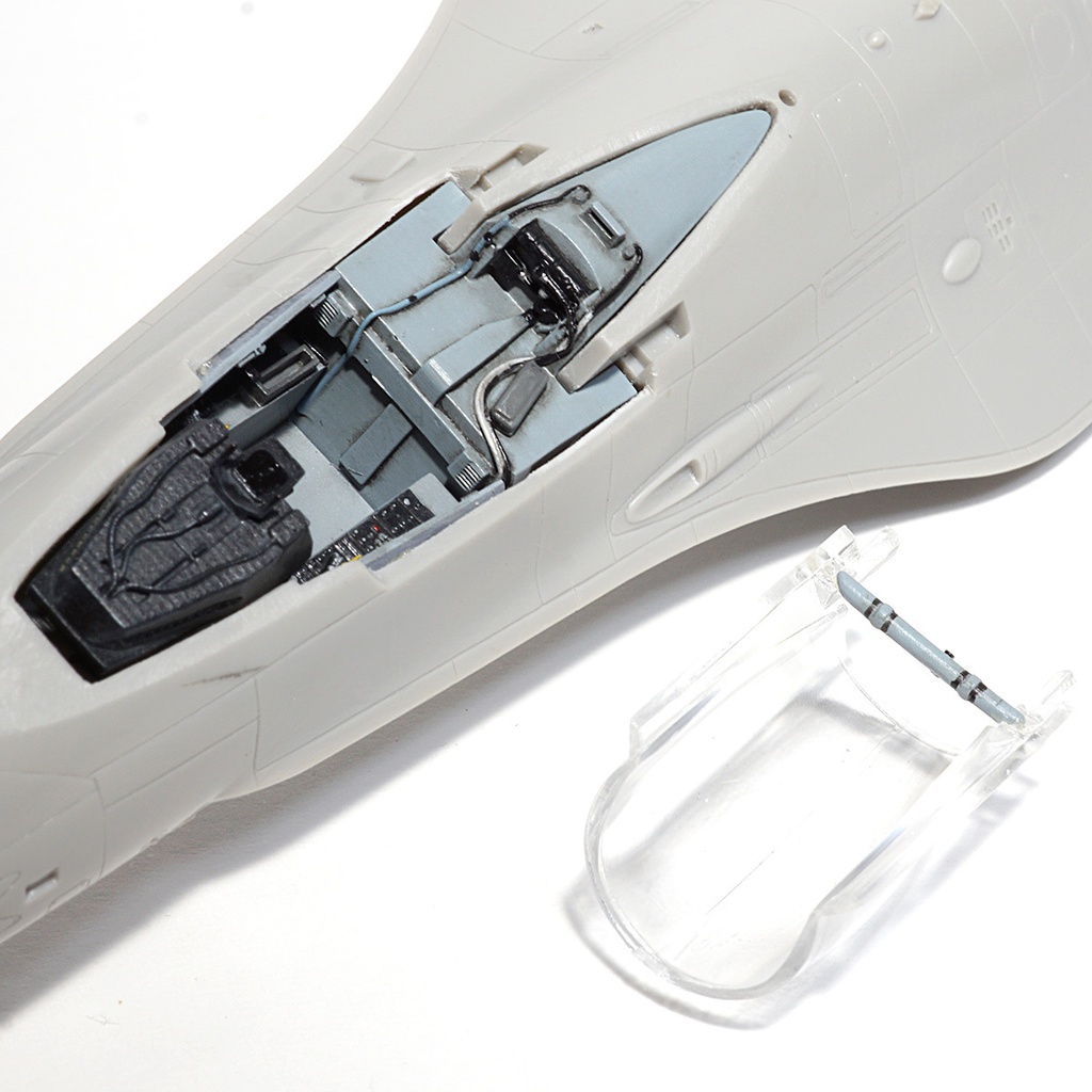 三菱F-2Aコクピット(1/72)
