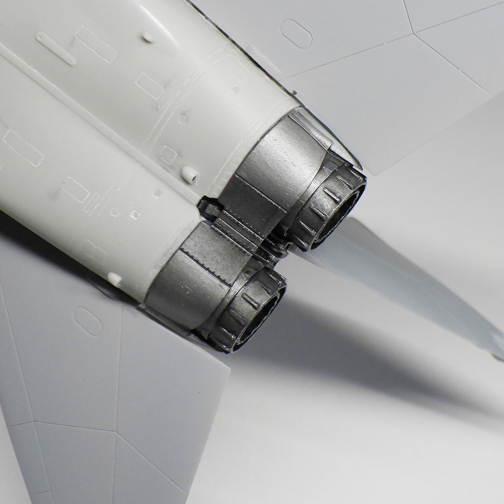 トーネード RB199エンジンノズル(1/72)