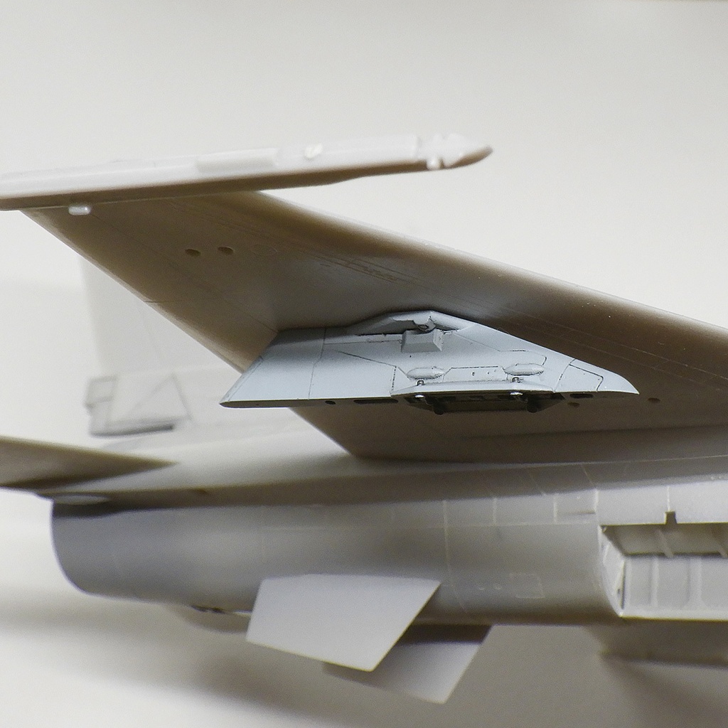 F-16パイロン(1/72)