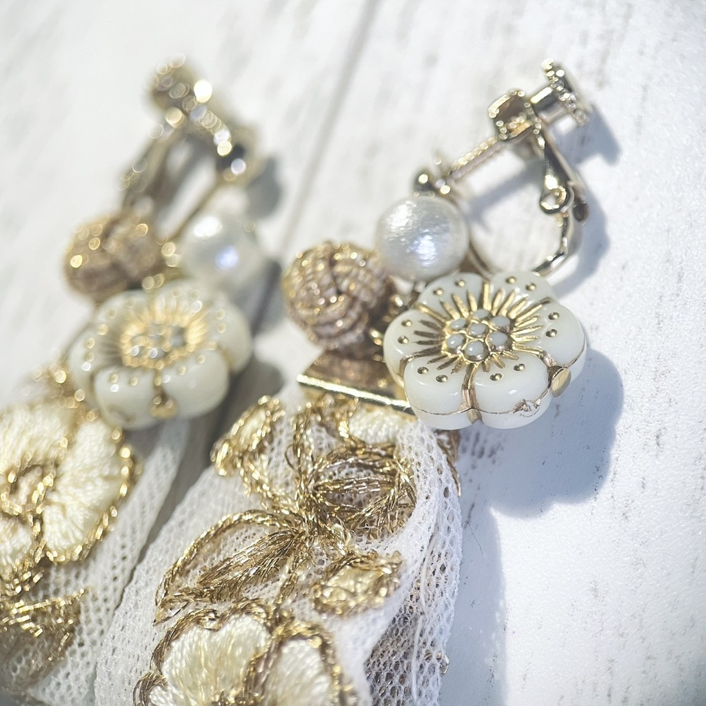 『華文』 インド刺繡リボンイヤリング・ピアス