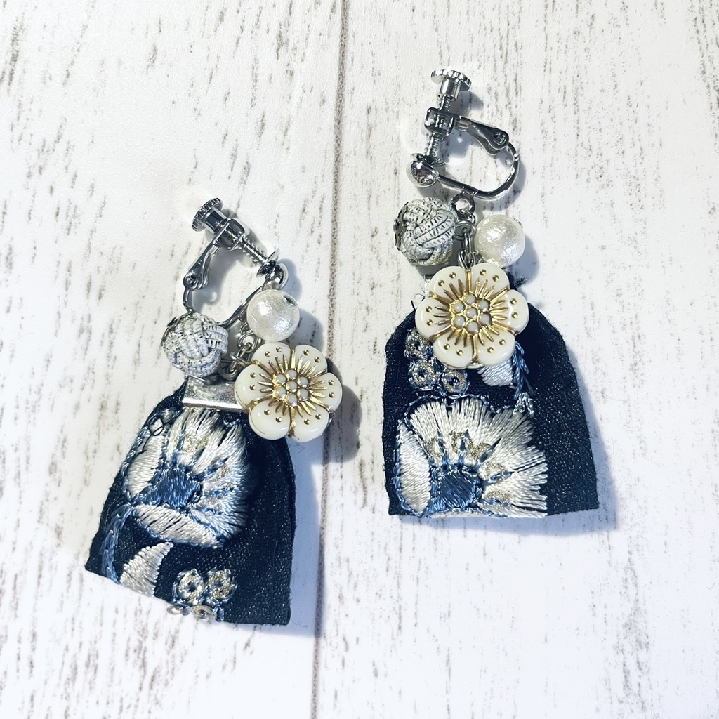 『華文』 インド刺繡リボンイヤリング・ピアス