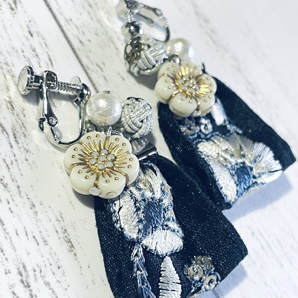 『華文』 インド刺繡リボンイヤリング・ピアス