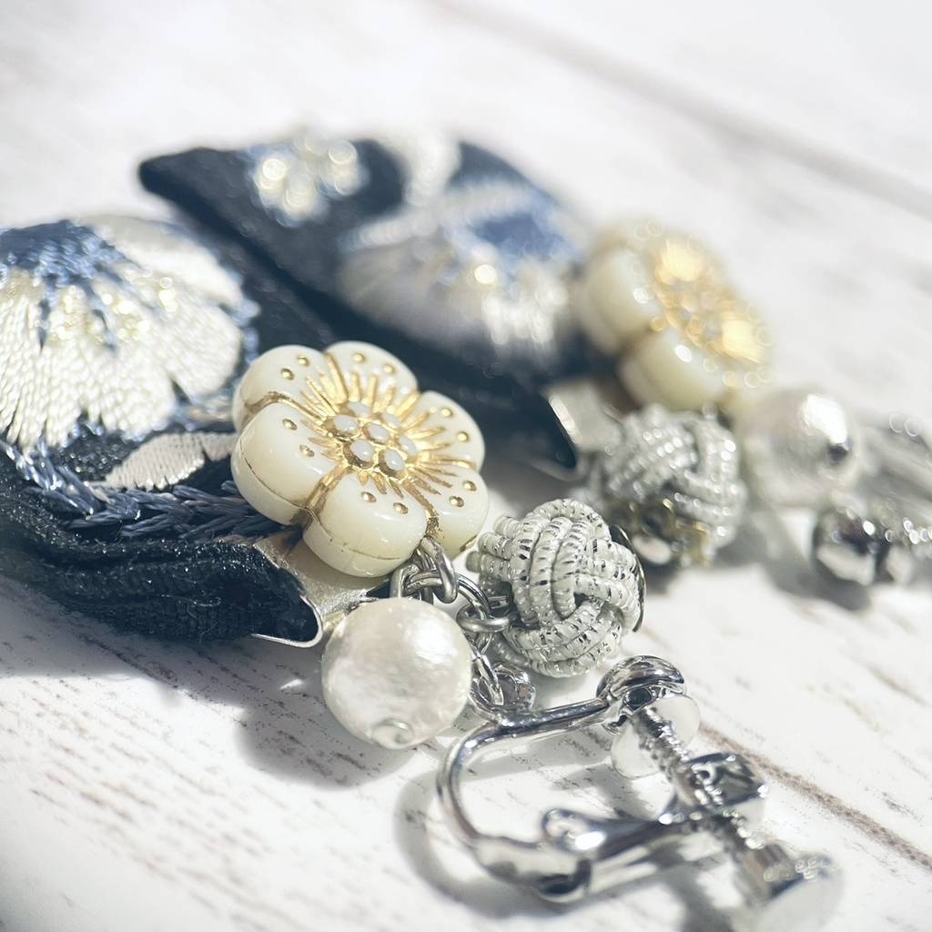 『華文』 インド刺繡リボンイヤリング・ピアス