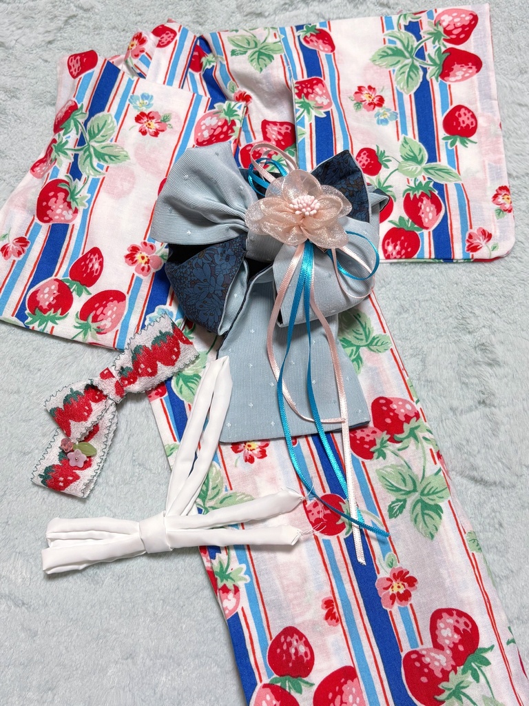 SD〜13SD少女サイズ　総手縫い浴衣いちご柄