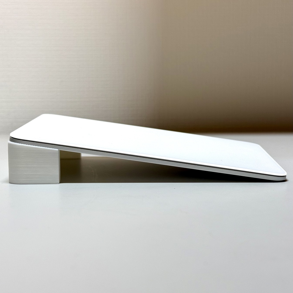 Magic Tracpad 2 ミニマルエルゴスタンド