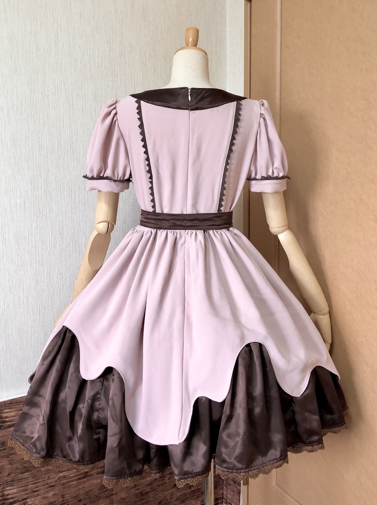 いちごチョコ風メイド衣装