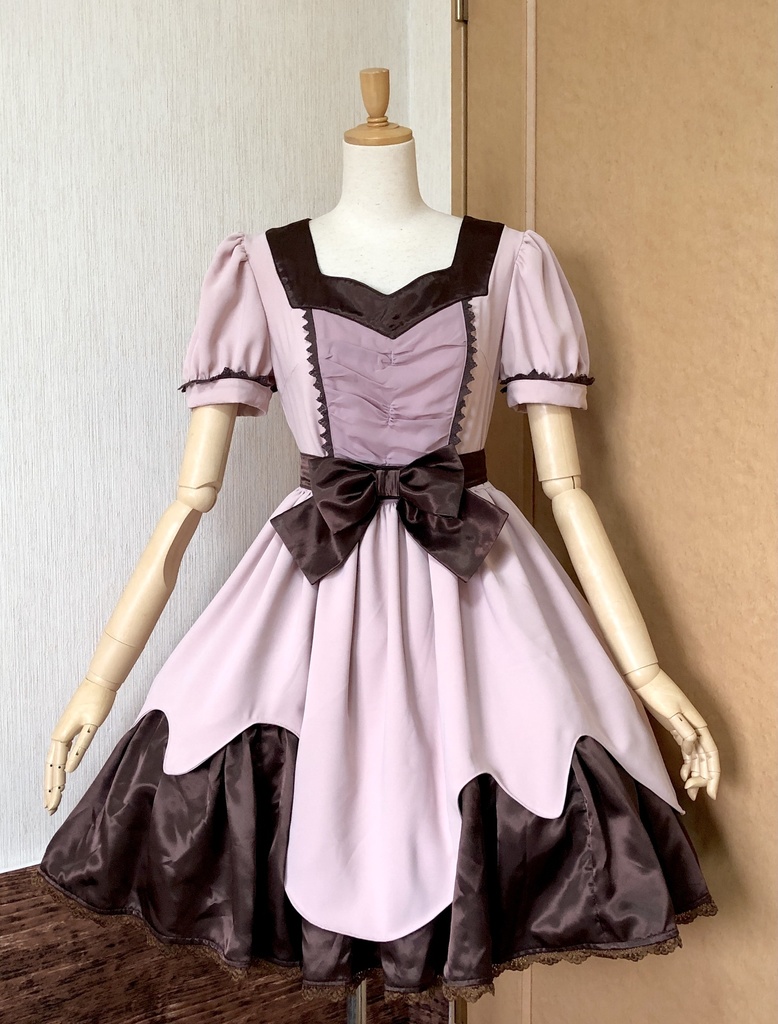 いちごチョコ風メイド衣装